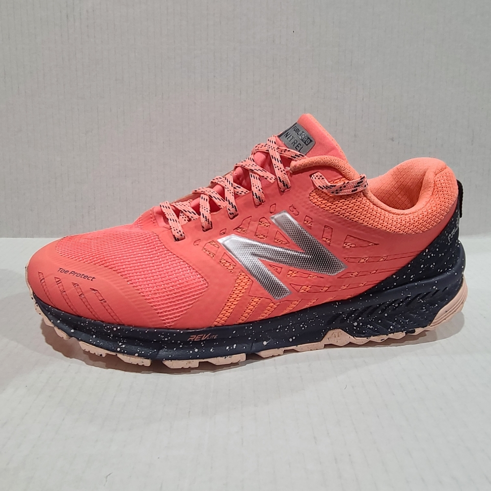 New Balance Sneakers Women's Sz 8.5 FuelCore Nitrel Trail Running Orange Black